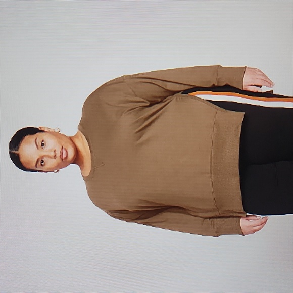 BNWT-UNIVERSAL STANDARD Fiona open side sweatshirt in small - Picture 1 of 3